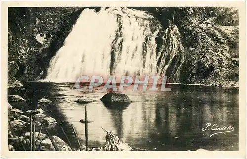 Cartes postales GUADELOUPE-Cascade en pleine Foret