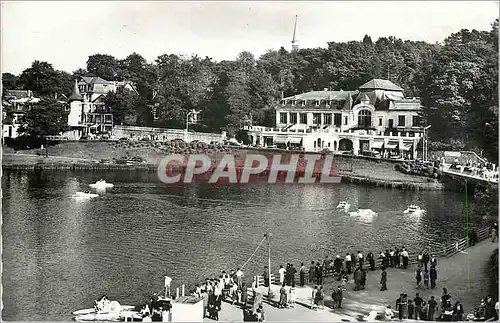 Cartes postales moderne Bagnoles de l'Orne Un Coin du Lac et le Casino des Thermes