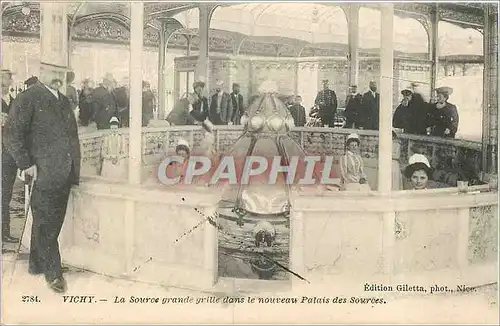 Cartes postales Vichy la source grande grille dans le nouveau palais des Sources