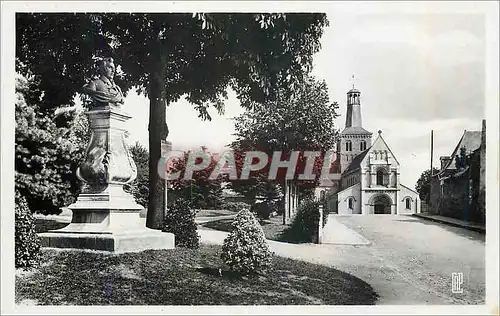 Cartes postales Chateau Gontier Statue du Poete Loyson et l'Eglise St Jean