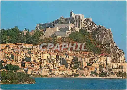 Cartes postales moderne Sisteron Dans l'etroit corset de ses remparts qui baigne la Durance