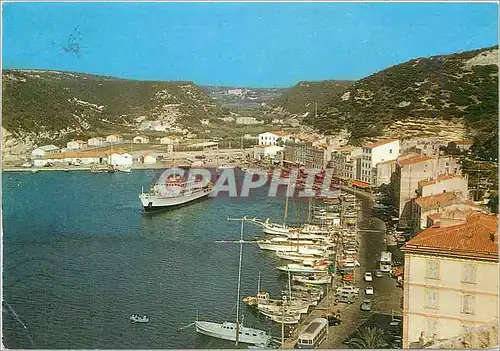 Cartes postales moderne Corse Ile de Beaute Bonifacio La Marine et le depart du bateau pour la Sardaigne