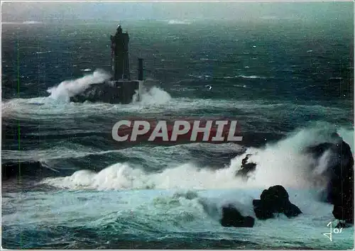 Cartes postales moderne Tempete sur le Raz de Sein et le Phare de la Vieille