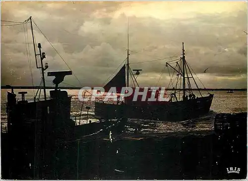 Cartes postales moderne Quand vient la nuit Bateaux de peche