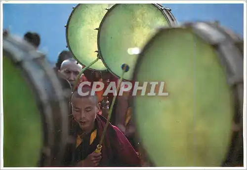 Cartes postales moderne Offrande du Son Lors d'une Ceremonie Tibetaine