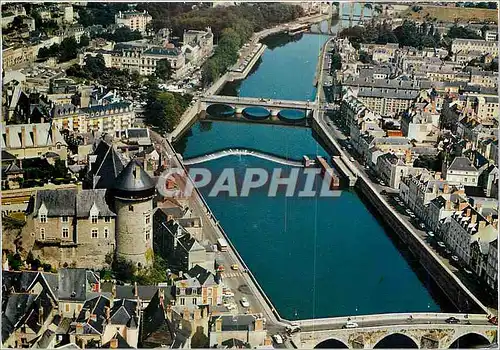 Cartes postales moderne Laval (Mayenne) Le chateau et la Mayenne