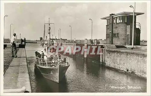 Cartes postales moderne Wieringen Schutsluis Bateau