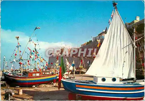 Cartes postales moderne Portugal Ericeira Rentree de la peche Bateaux