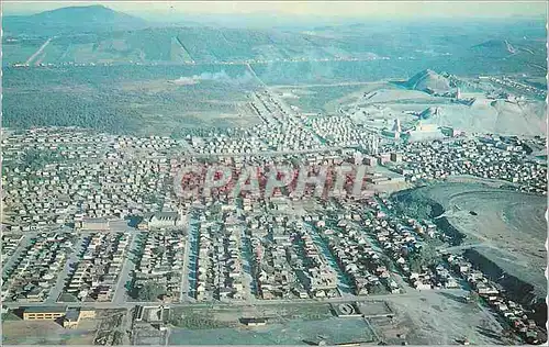 Cartes postales moderne Canada Quebec Vue aerienne de la ville et d'une partie des mines