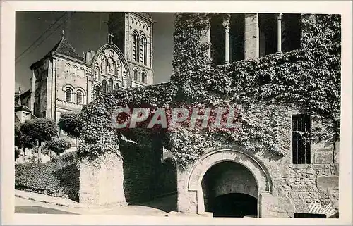 Cartes postales moderne 1113 vezelay(yvonne) eglise abbatiale de la madeleine(xii siecle) l ancienne chapelle des ursuli