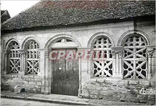 Cartes postales moderne Environs de Saint Sauveur en Puisaye (Yonne) Moutiers Portail de l'Eglise (Style Romain)