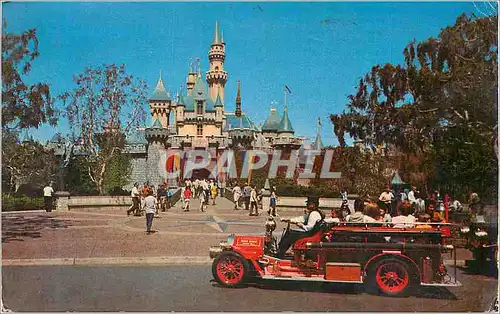 Cartes postales moderne Sleeping Beauty Castle Gateway to Fantasyland