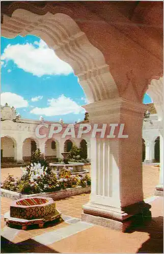 Cartes postales moderne San Carlos University Monument of America Antigua Guatemala Founded in 1676