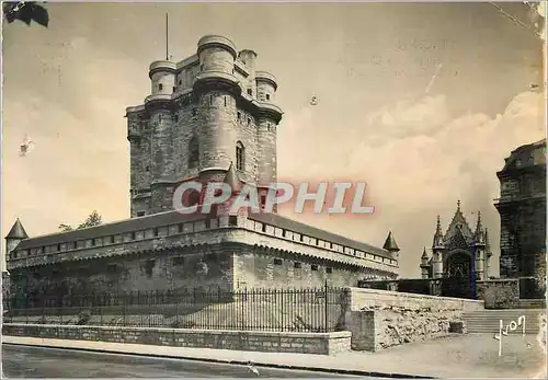 Cartes postales moderne Vincennes (Seine) Le Donjon du Chateau et la Sainte Chapelle