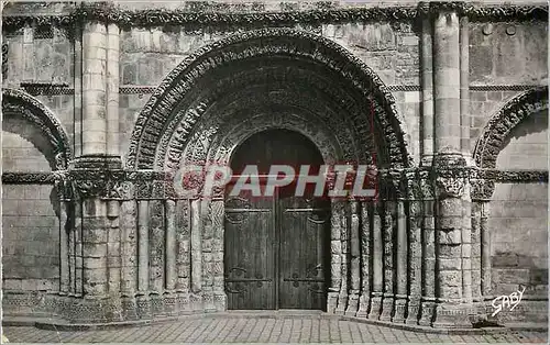 Cartes postales moderne Saintes Ch Mme Porche principal de l abbaye Dames