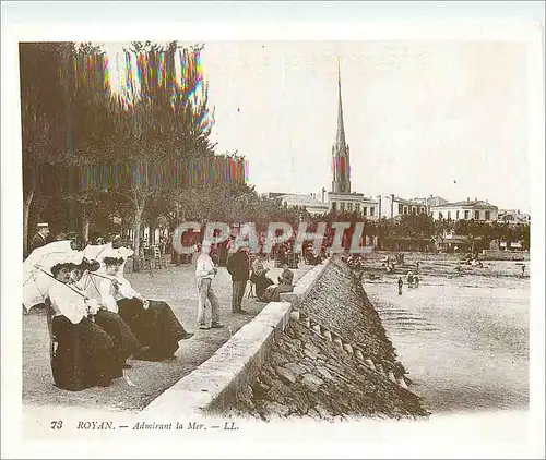 Cartes postales moderne Royan La Belle Epoque en Charente Admirant la Mer