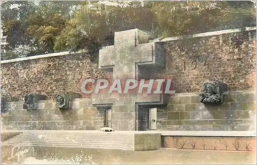 Cartes postales moderne Suresnes (seine) le memorial du mont valerien Militaria