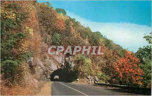 Cartes postales moderne Famous Tunnel on Skyline Drive Shenandoah National Park Va