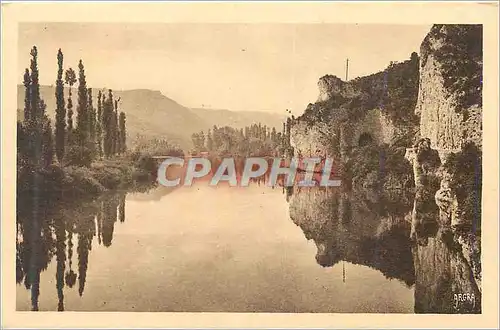 Cartes postales Aux environs de Conduche Vallee du Lot Coule Paisible et Majestueux