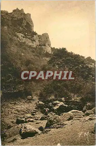 Cartes postales Fontaine de Vaucluse Les Rochers et le Pain de Sucre