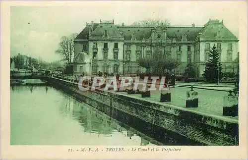 Cartes postales Troyes Le Canal et la Prefecture