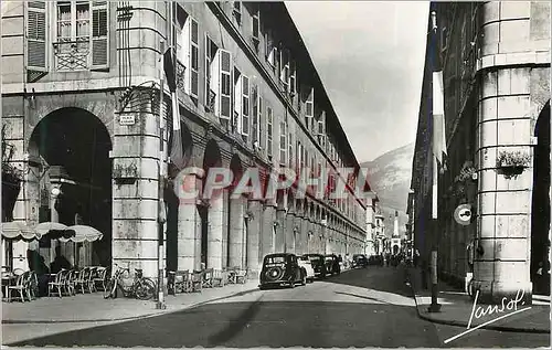 Cartes postales moderne Chambery (Savoie) Les Portiques de la rue de Boigne Automobile