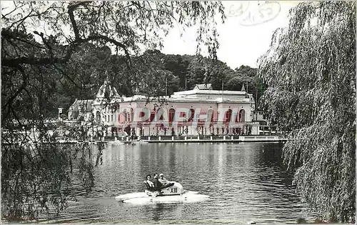 Cartes postales moderne Station Thermale de Bagnoles de l'Orne Le Casino et le Lac Pedalo