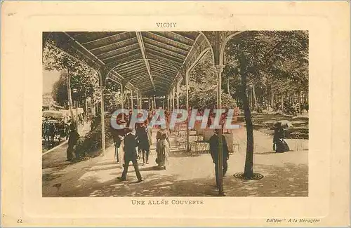 Cartes postales Vichy Une Allee Couverte