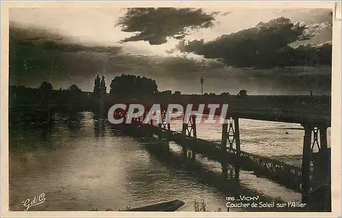 Cartes postales moderne Vichy Coucher de Soleil sur l'Allier