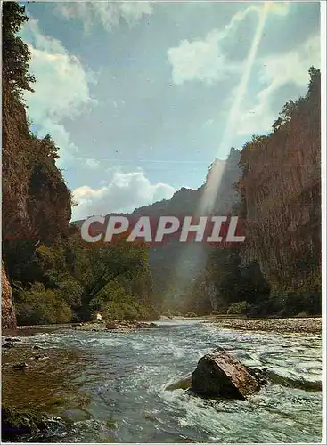 Cartes postales moderne En Parcourant les Gorges du Tarn Contre Jour dans les Detroits