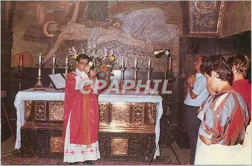 Cartes postales moderne Jerusalem Basilique du Saint Sepulcre Messe a l'Autel du Calvaire