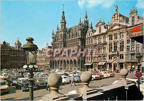 Cartes postales moderne Bruxelles Un Coin de la Grand Place Automobile