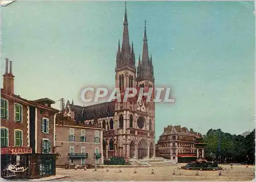 Cartes postales moderne Voiron Chartreuse (Isere) La Cathedrale St Bruno et le Mail