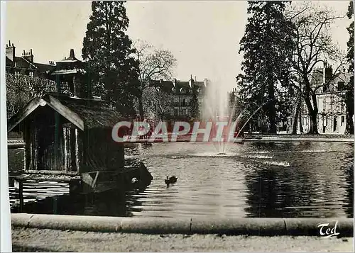 Cartes postales moderne Moulins Le Jardin de la Gare