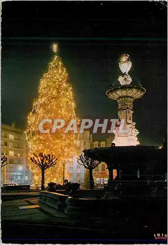 Cartes postales moderne Limoges (Haute Vienne) La Fontaine et le Sapin de l'Hotel de Ville a Noel