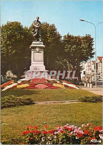 Cartes postales moderne Macon (S et L) Statue de Lamartine ne a Macon en 1790 Mort en 1869