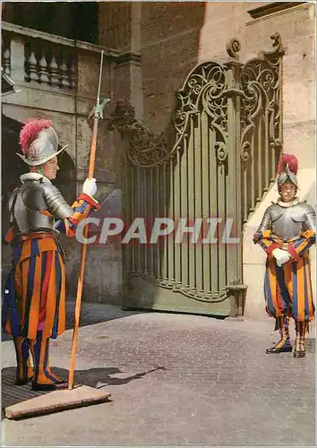 Cartes postales moderne Citta del Vaticano Gardes Suisses a l'Arc des Cloches Militaria
