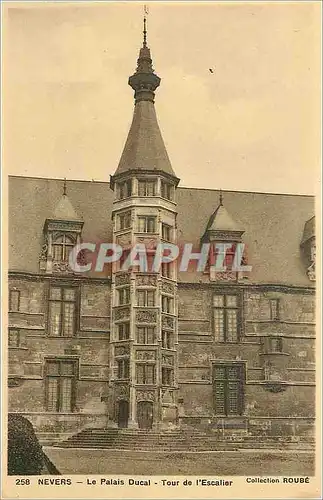 Cartes postales Nevers Le Palais Ducal Tour de l'Escalier