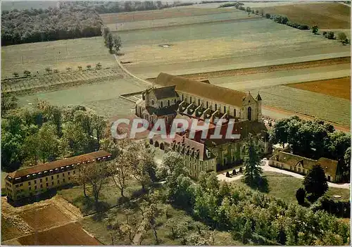 Cartes postales moderne Pontigny (Yonne) Vue aerienne Eglise et Batiment restant de l'Abbaye Cisterienne (XIIe S)