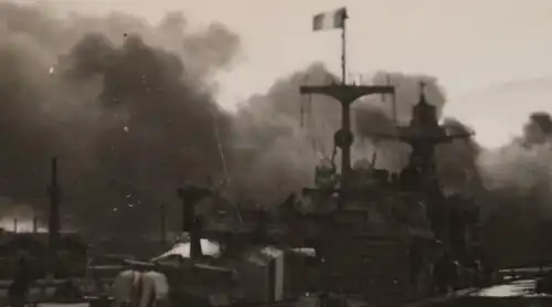 fünf alte Fotos Selbstversenkung der Vichy-Flotte - Toulon 1942