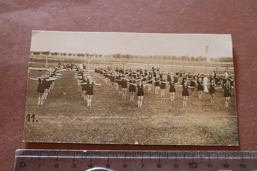 tolles altes Foto - Gemeinschaftssport Frauen  1910-20 ??