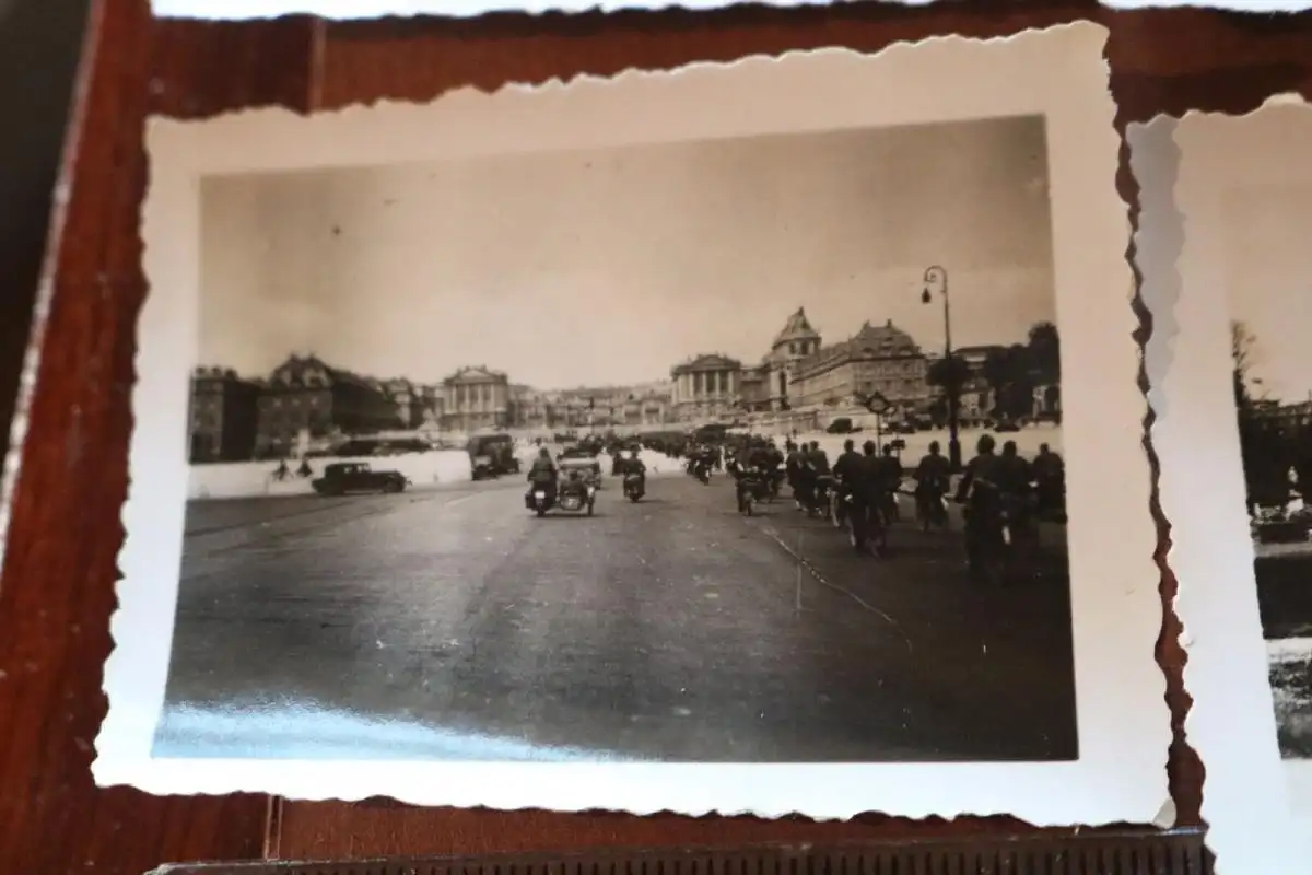 38 alte Fotos - Soldaten - frz. Gefangene - Paris - Frankreich