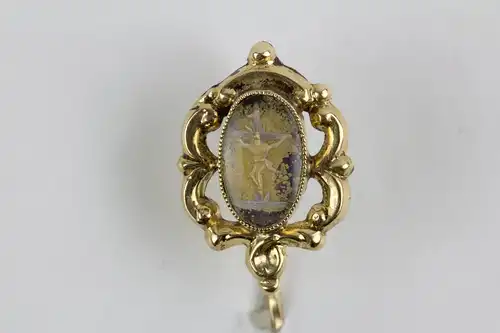 Krawattennadel,  18./19. Jh., Gold (585er nicht gestempelt), kleines ovales Medaillon, in Eglomise Jesus am Kreuz, hinterlegt mit einem geschliffenen Amethysten, selten, Gebrauchsspuren. H: 1,7 cm, Gesamtlänge 4,8 cm