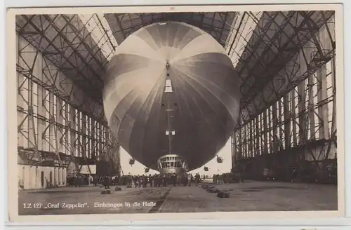 71482 Ak LZ 127 'Graf Zeppelin' Einbringen in die Halle 1935