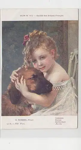 36841 Künstler Ak Mädchen schmußt mit Hund um 1910