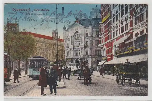 35995 Ak Düsseldorf Bahnhofsplatz mit Verkehr 1921