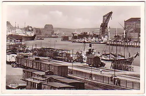 14818 Foto Ak Kiel Hafen mit Bahnanlagen um 1940