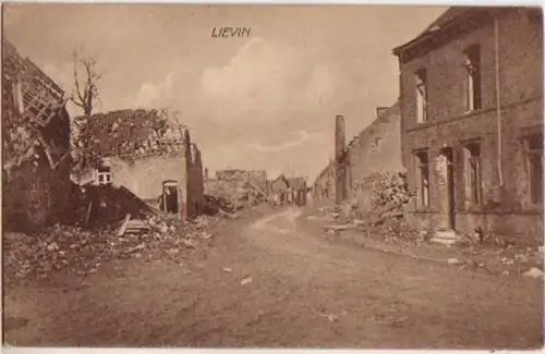 10840 Feldpost Ak Lievin Frankreich Straßenansicht 1917