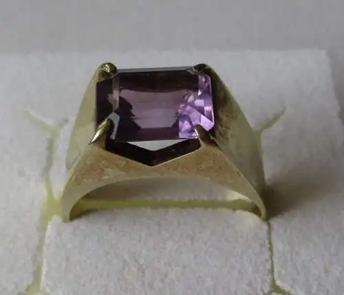 eleganter 585er Gold Damenring mit Amethyst im Baguetteschliff (116618)