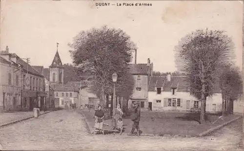 CPA Dugny, La Place d'Armes, ungelaufen